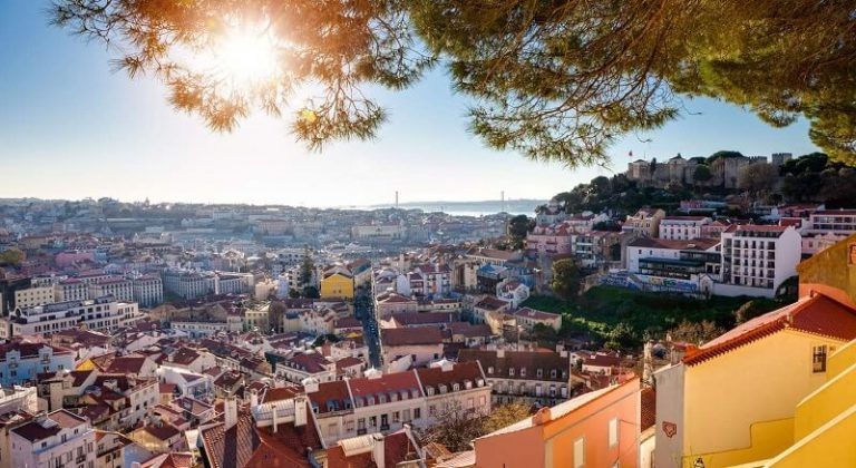 Portugal : niveau de vie, SMIC, conditions de travail, attractivité… Notre dossier